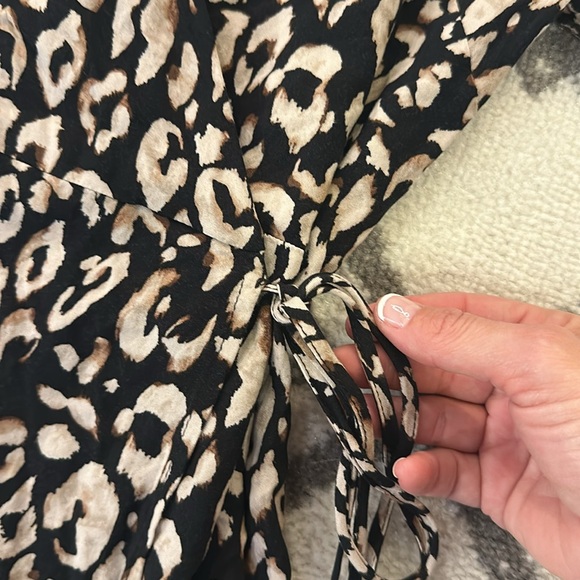 H&M Mini Wrap Dress Sz S - Black/Leopard Print - Picture 4 of 5